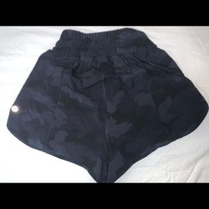 Lululemon track that HR shorts